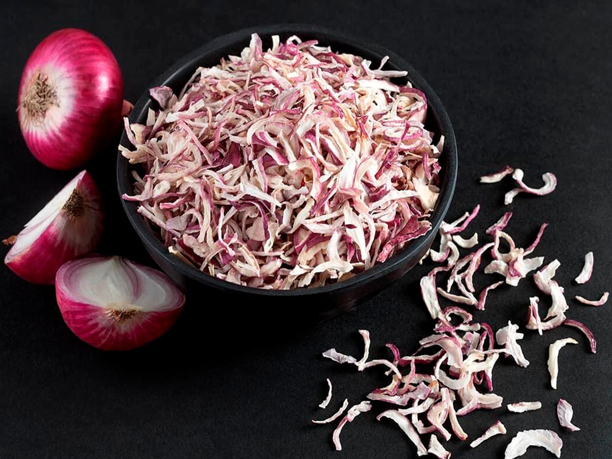 Pink Onion Flakes for Industrial Use